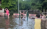 Hà Nội: Sân chơi biến thành 